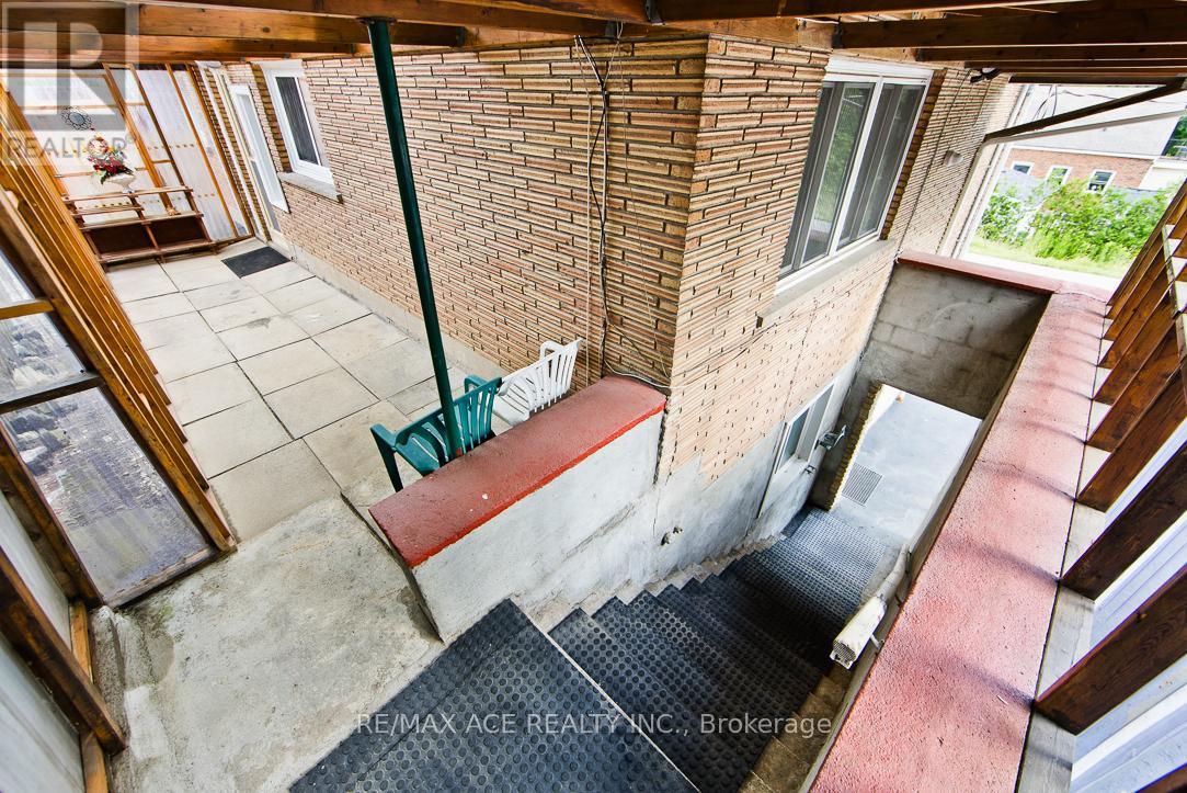205 Emerson Street, Hamilton, Ontario  L8S 2Y3 - Photo 15 - X12374147