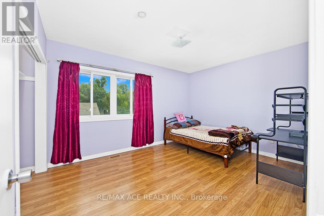 205 Emerson Street, Hamilton, Ontario  L8S 2Y3 - Photo 22 - X12374147