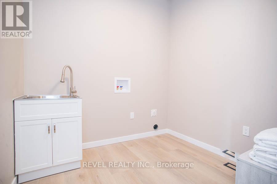 5 Scott Drive, Norfolk (Port Dover), Ontario  N0A 1N7 - Photo 8 - X12374164
