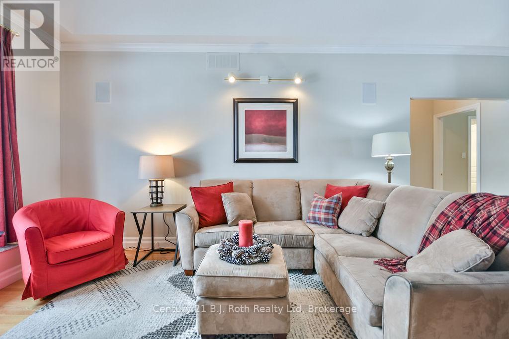 502 Aberdeen Boulevard, Midland, Ontario  L4R 5L9 - Photo 9 - S12366448