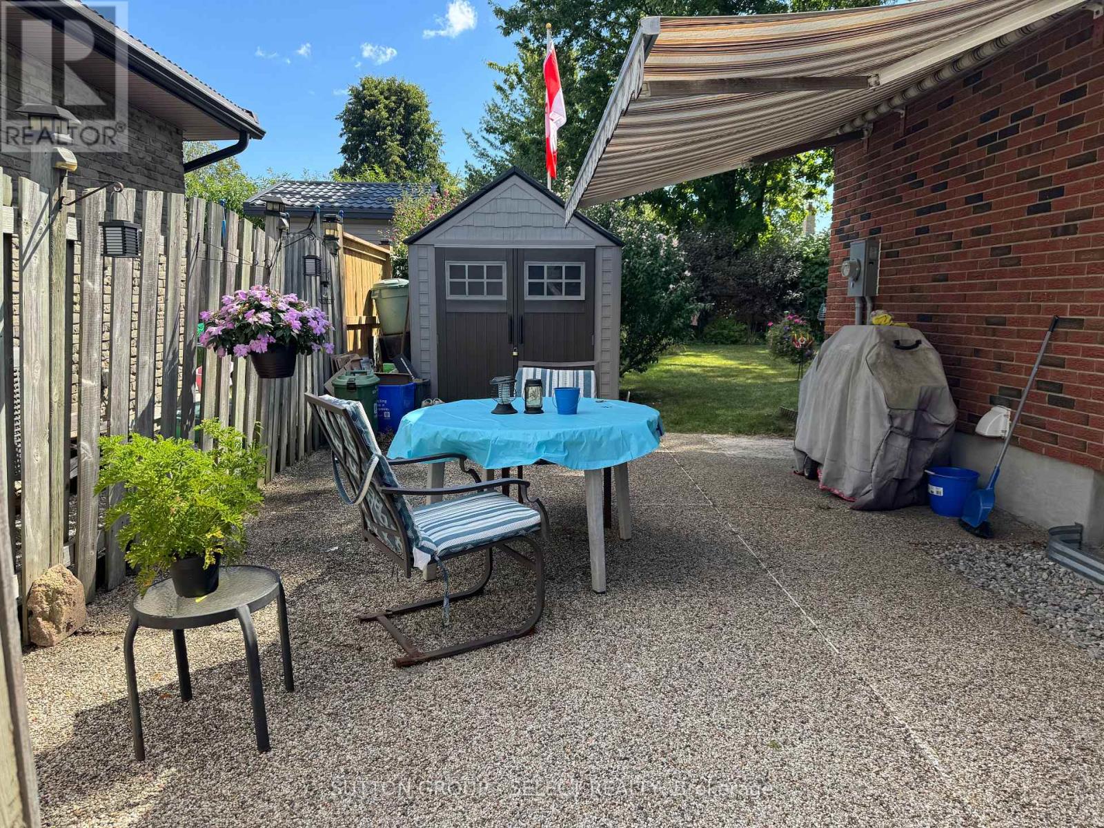 56 Barrett Crescent, London South, Ontario  N6E 1T5 - Photo 18 - X12374377