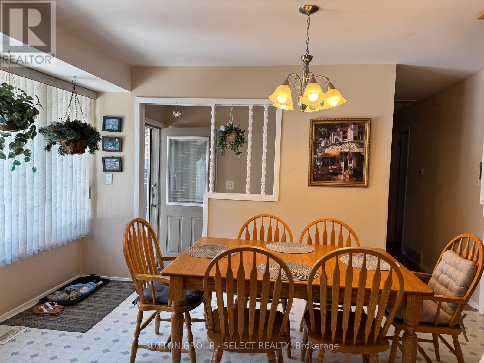 56 Barrett Crescent, London South, Ontario  N6E 1T5 - Photo 9 - X12374377