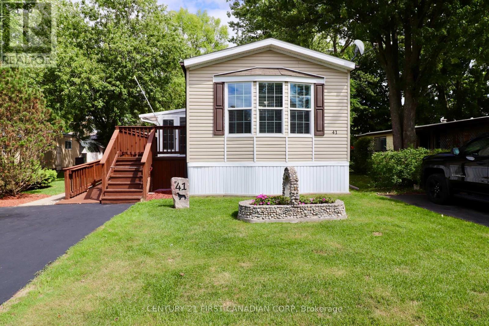41 - 3100 Dorchester Road, Thames Centre, Ontario  N0L 1G5 - Photo 1 - X12374434