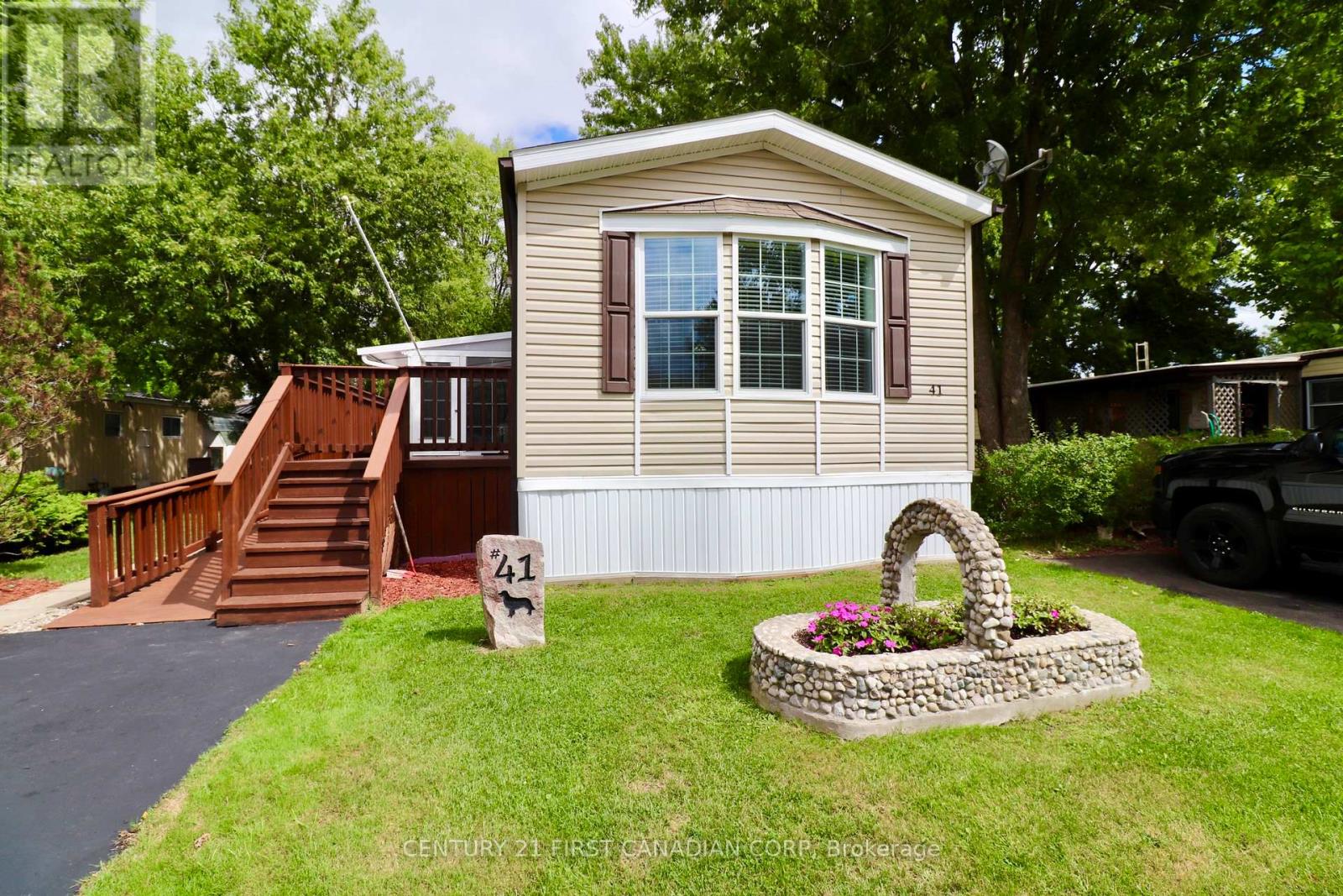 41 - 3100 Dorchester Road, Thames Centre, Ontario  N0L 1G5 - Photo 3 - X12374434