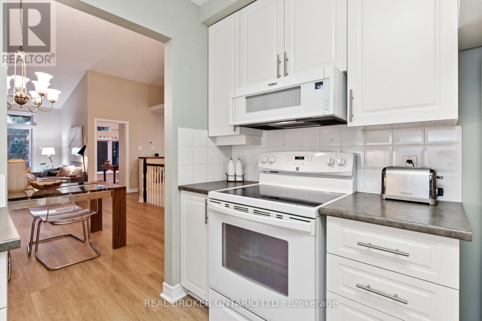 29 Sable Run Drive, Ottawa, Ontario  K2S 1W8 - Photo 18 - X12374381