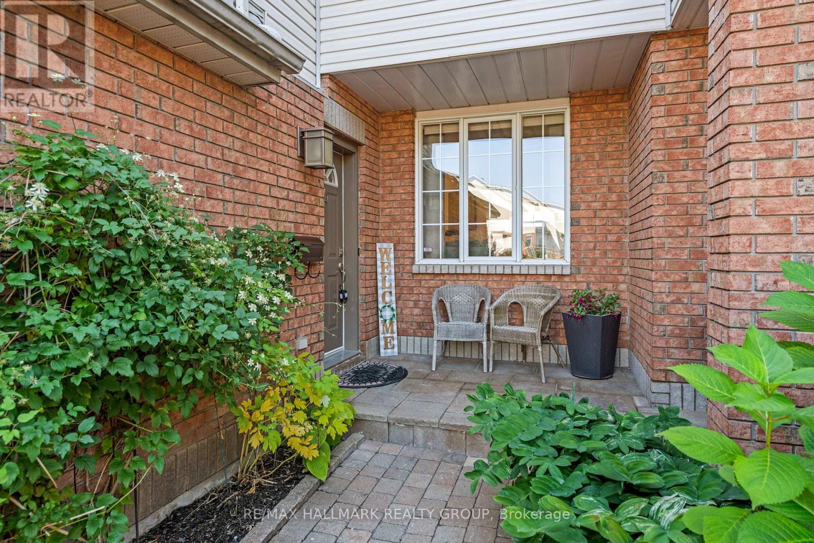 Property at 62 COLLEGE CIRCLE image 3