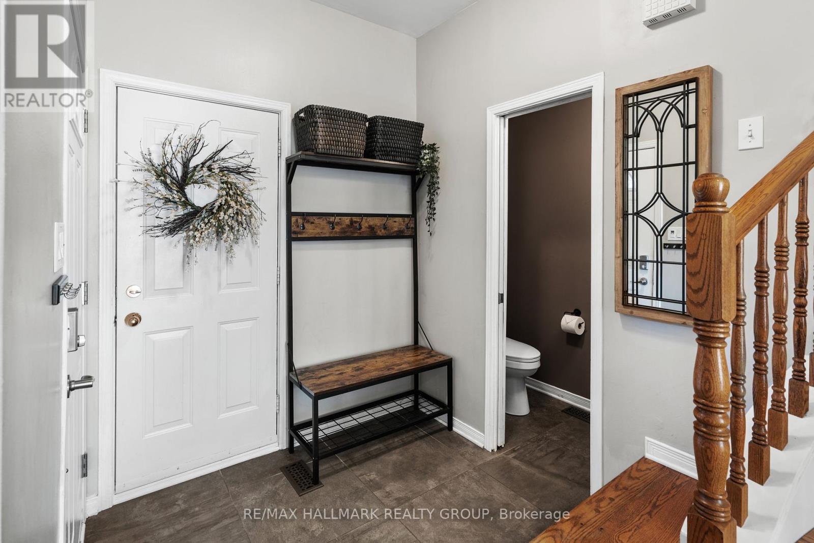 Property at 62 COLLEGE CIRCLE image 5