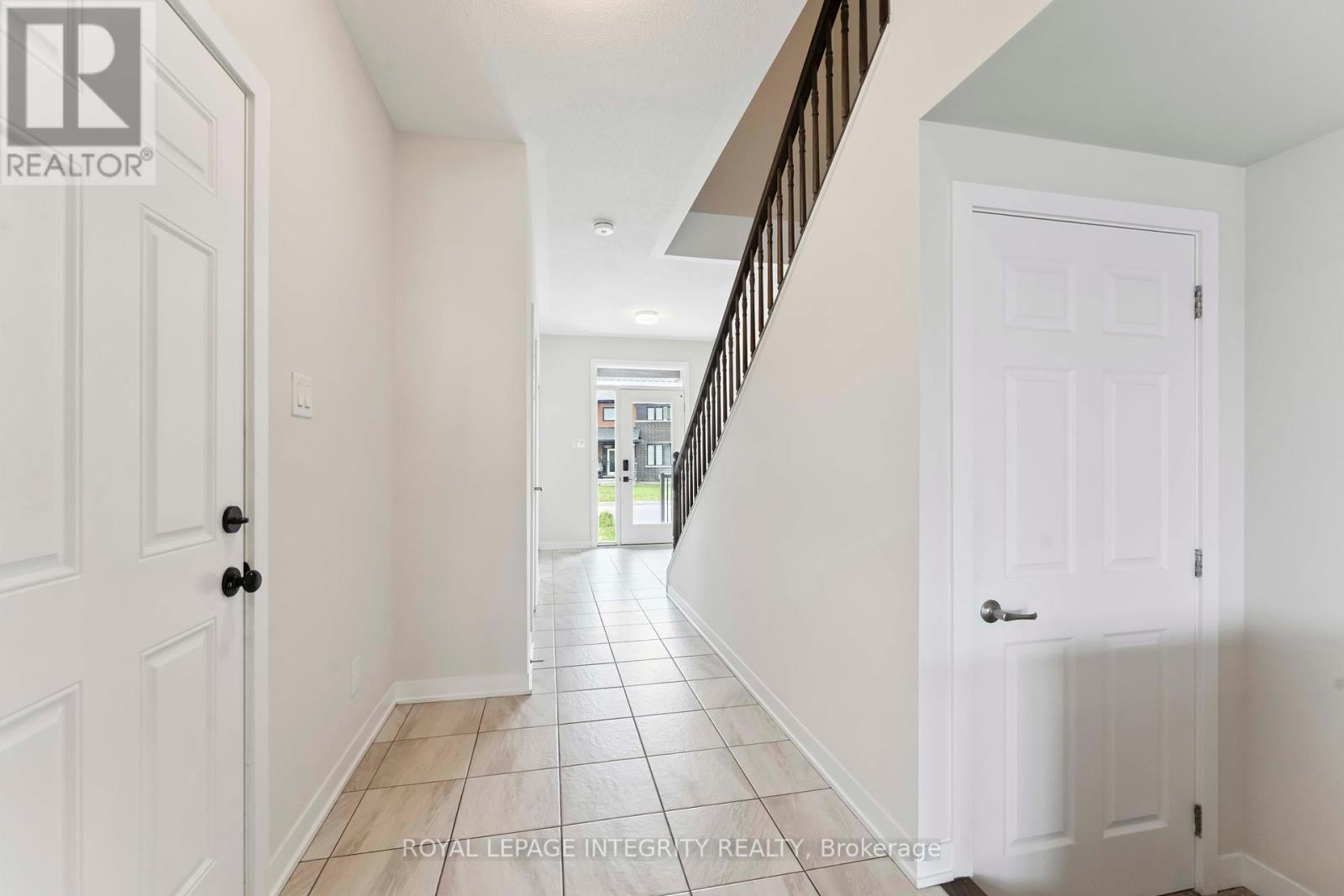 227 Ormiston Crescent, Ottawa, Ontario  K2J 7E3 - Photo 4 - X12374461