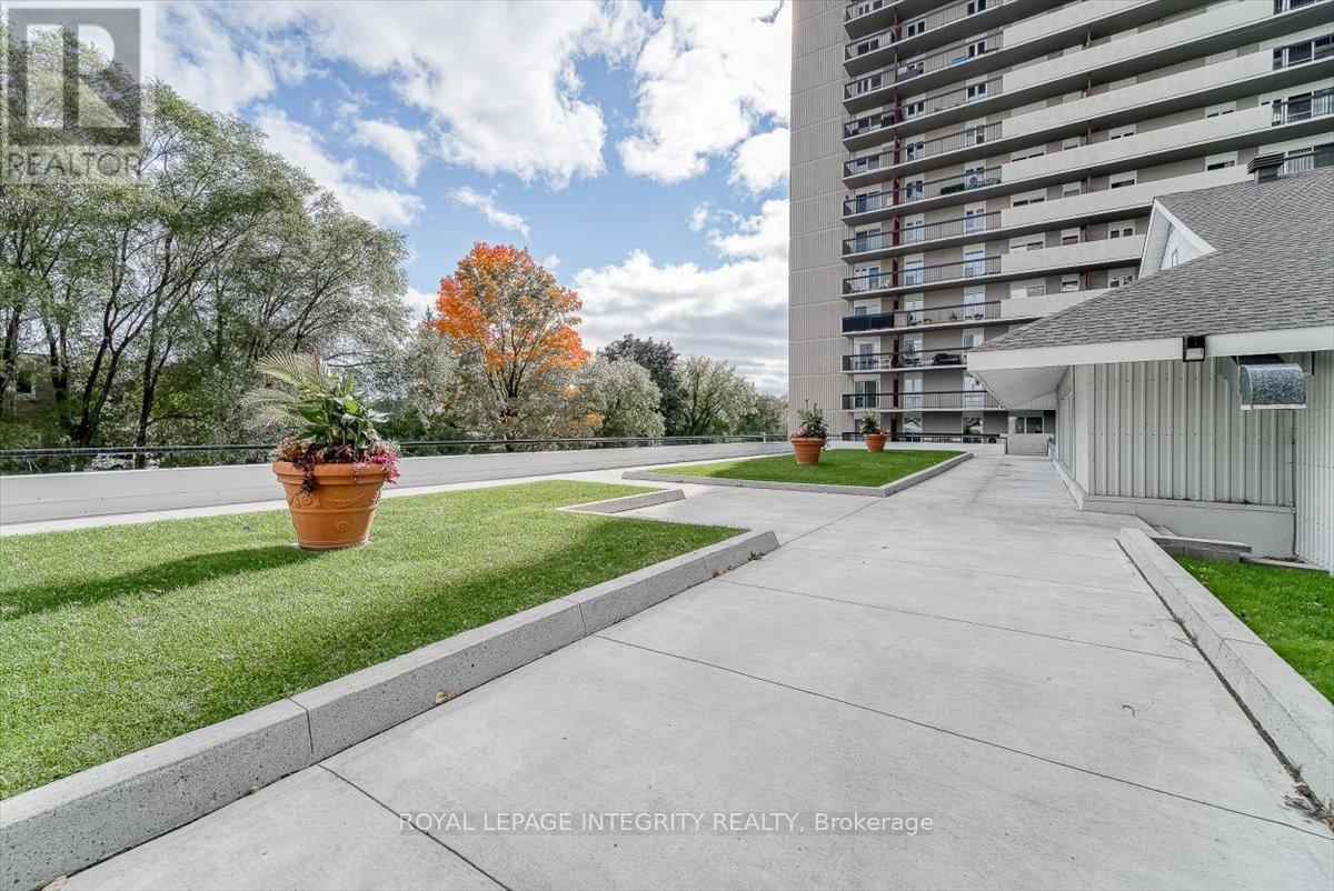 1804 - 158c Mcarthur Avenue, Ottawa, Ontario  K1L 8E7 - Photo 25 - X12374481