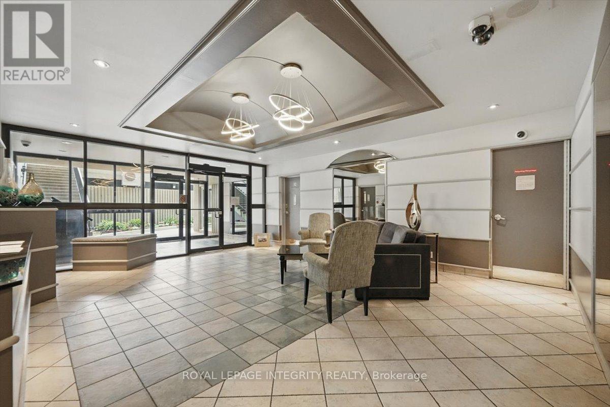 1804 - 158c Mcarthur Avenue, Ottawa, Ontario  K1L 8E7 - Photo 4 - X12374481