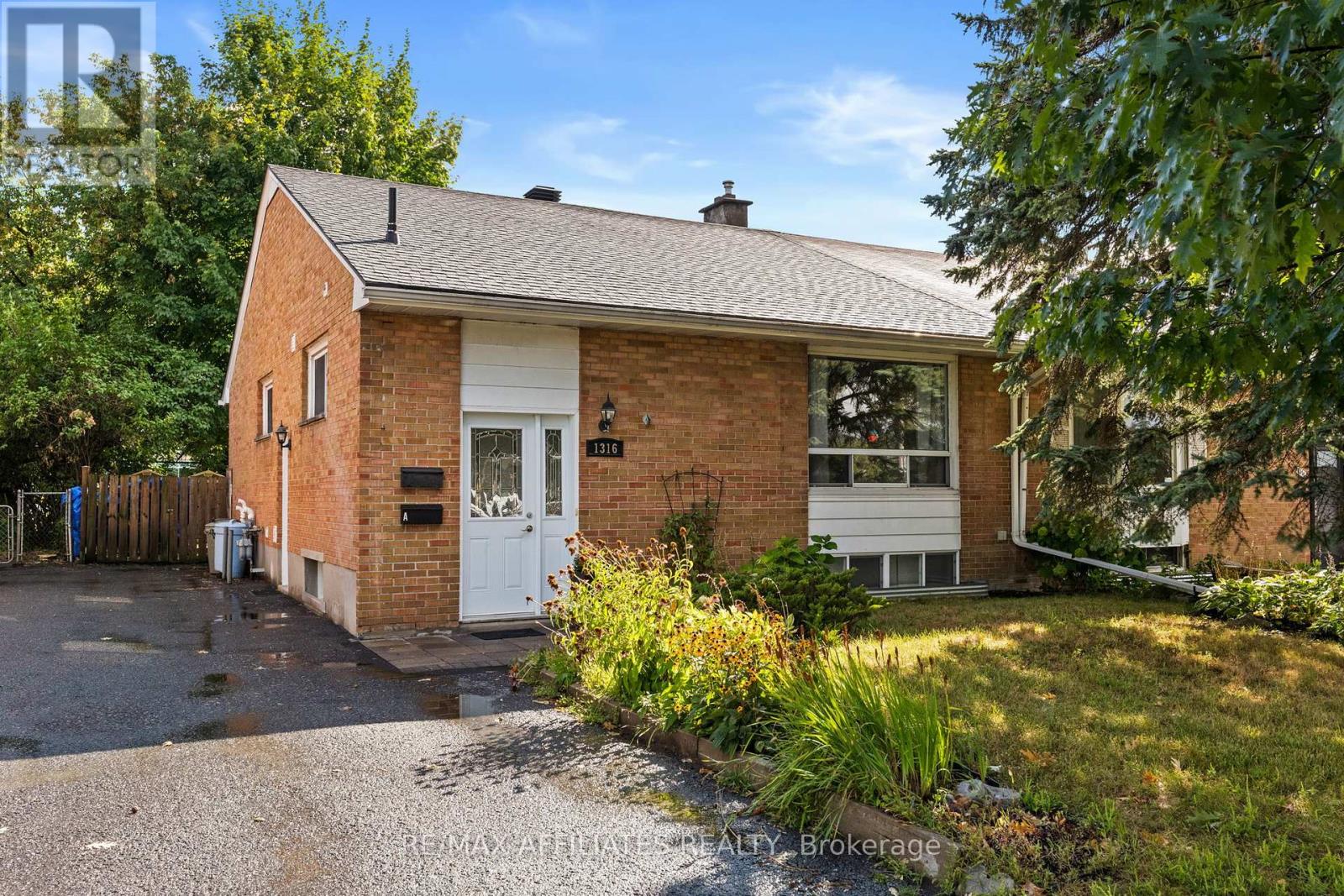 Property at 1316 BLOOMSBURY CRESCENT image 2