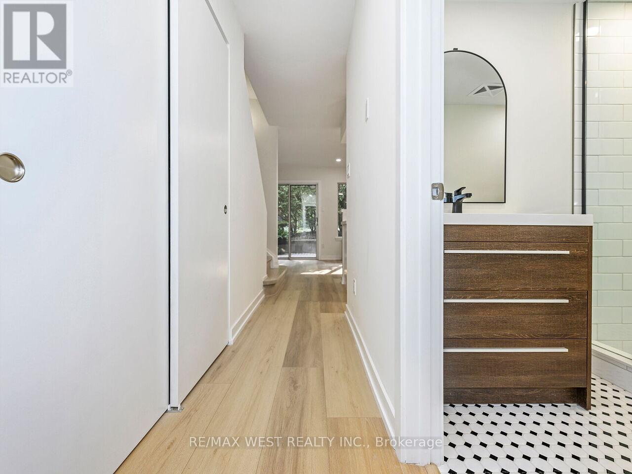#12 B - 801 King Street W, Toronto, Ontario  M5V 3C9 - Photo 10 - C12212072