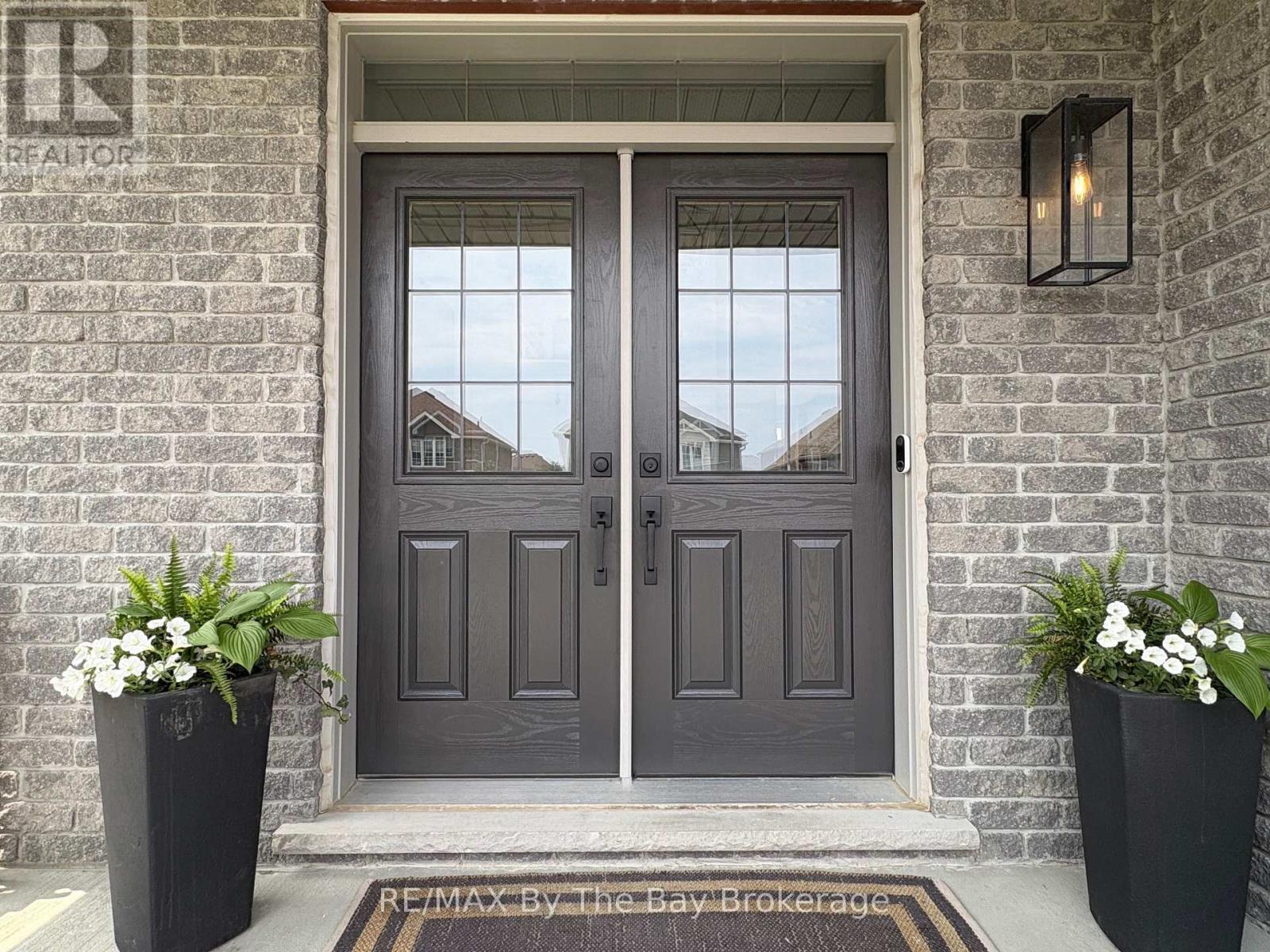 Property at 77 LOCKERBIE CRESCENT image 2