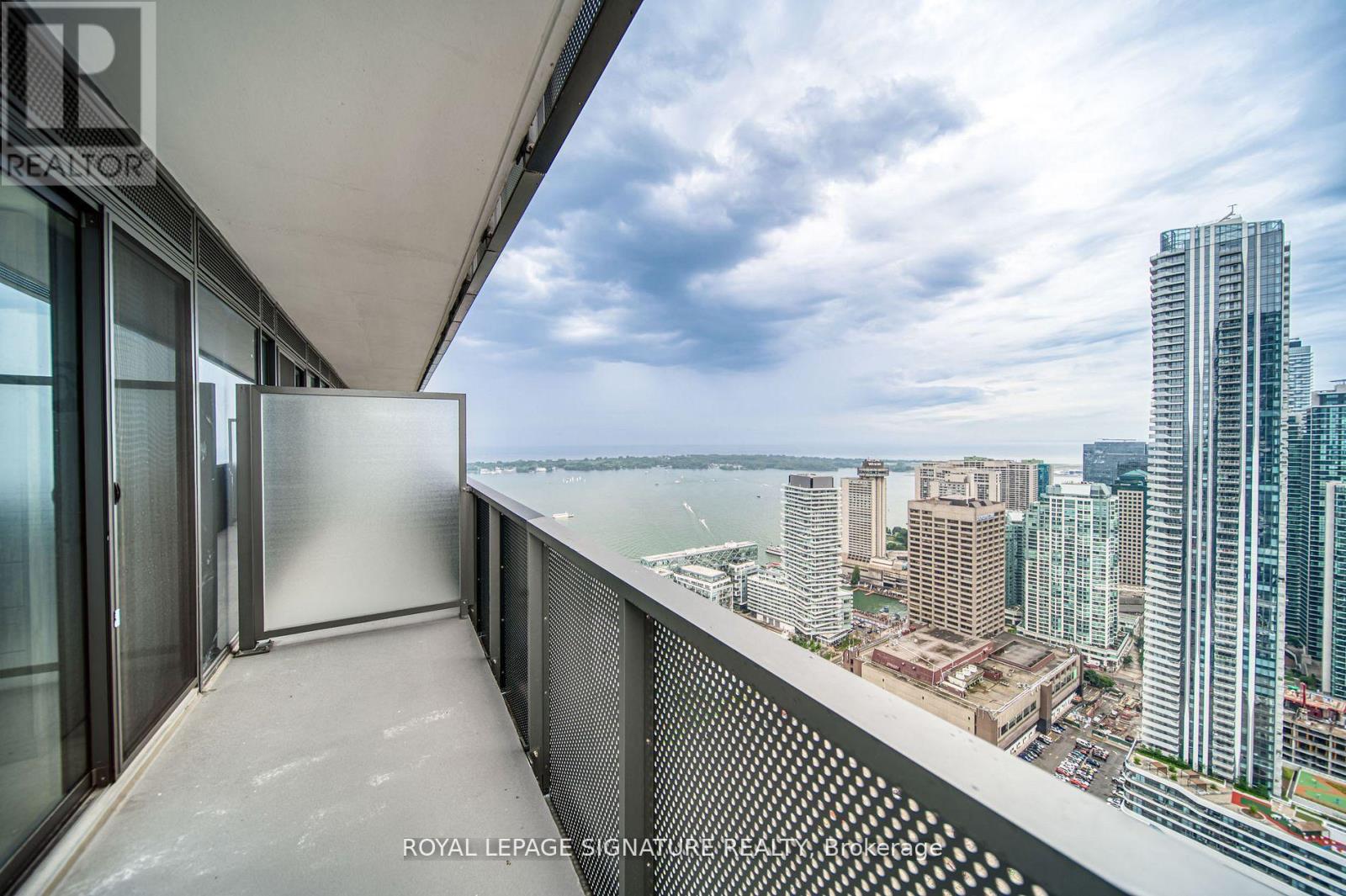 5111 - 138 Downes Street, Toronto, Ontario  M5E 0E4 - Photo 14 - C12374325