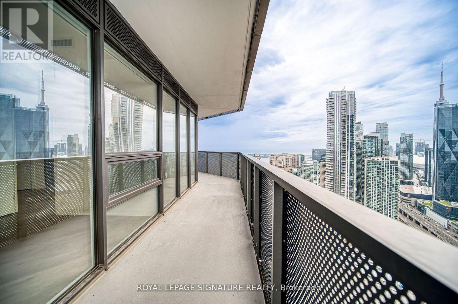 5111 - 138 Downes Street, Toronto, Ontario  M5E 0E4 - Photo 16 - C12374325