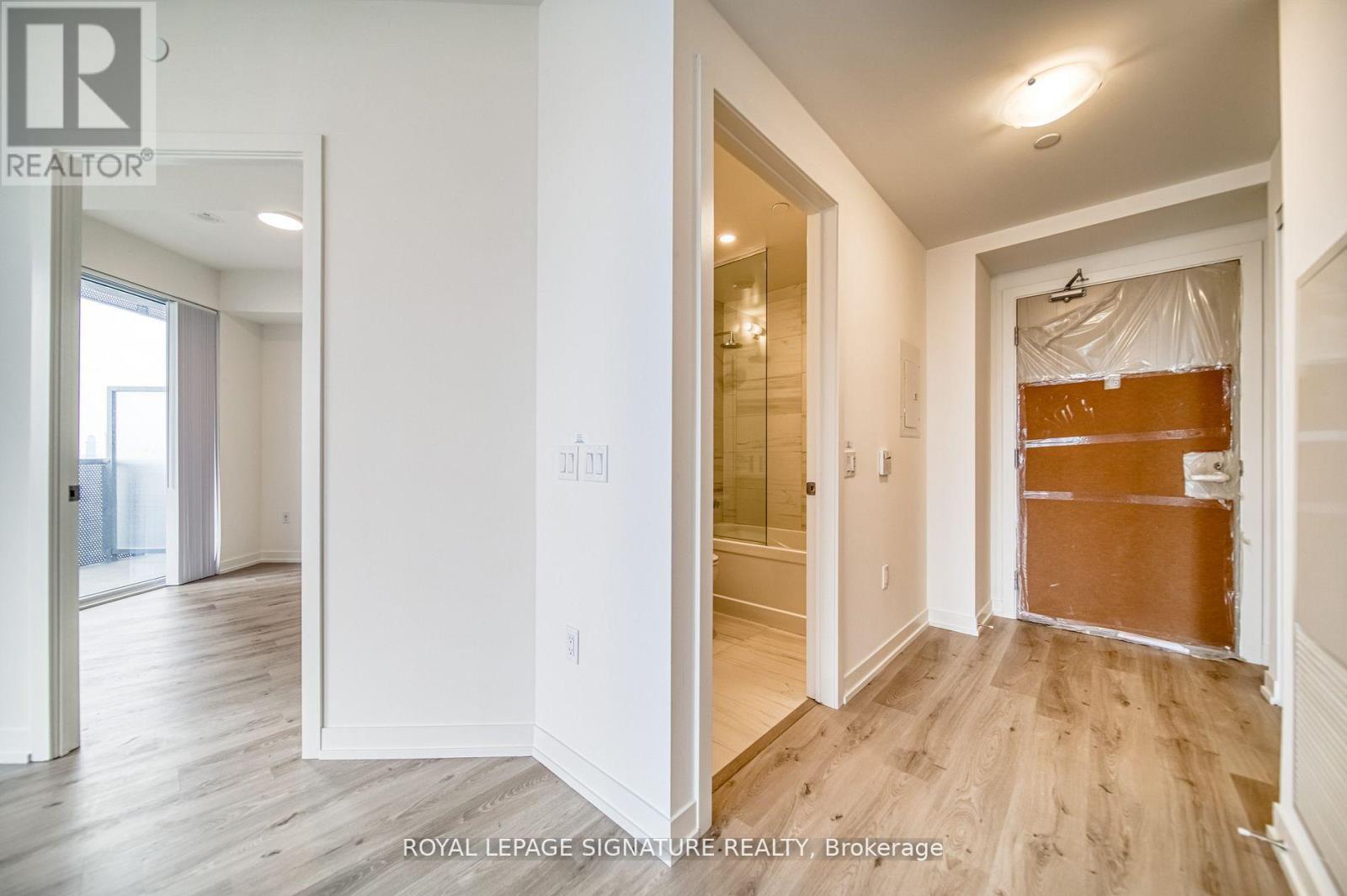 5111 - 138 Downes Street, Toronto, Ontario  M5E 0E4 - Photo 3 - C12374325