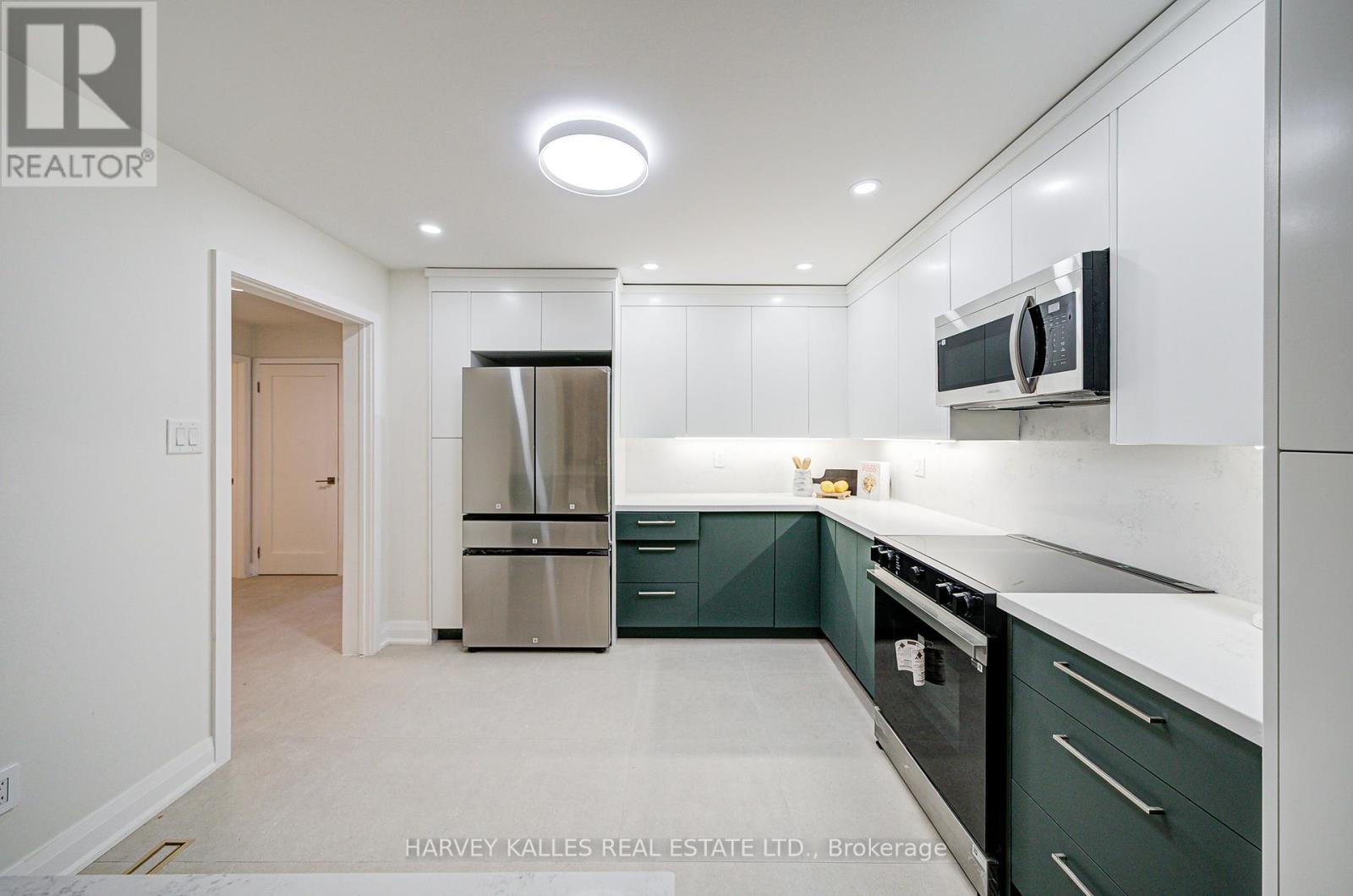 42 Crimson Mill Way, Toronto, Ontario  M2L 1T6 - Photo 10 - C12374333