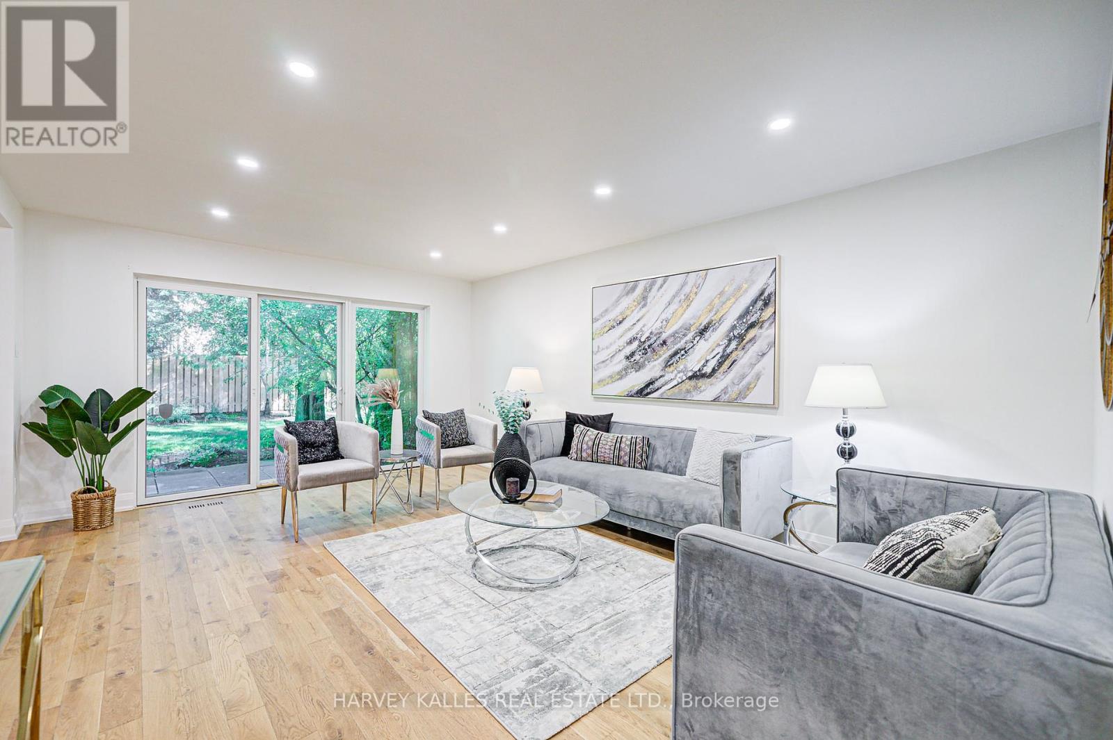 42 Crimson Mill Way, Toronto, Ontario  M2L 1T6 - Photo 17 - C12374333