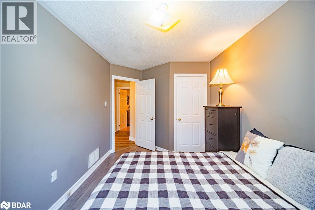 8 Kell Place, Barrie, Ontario  L4N 9K3 - Photo 17 - 40765222