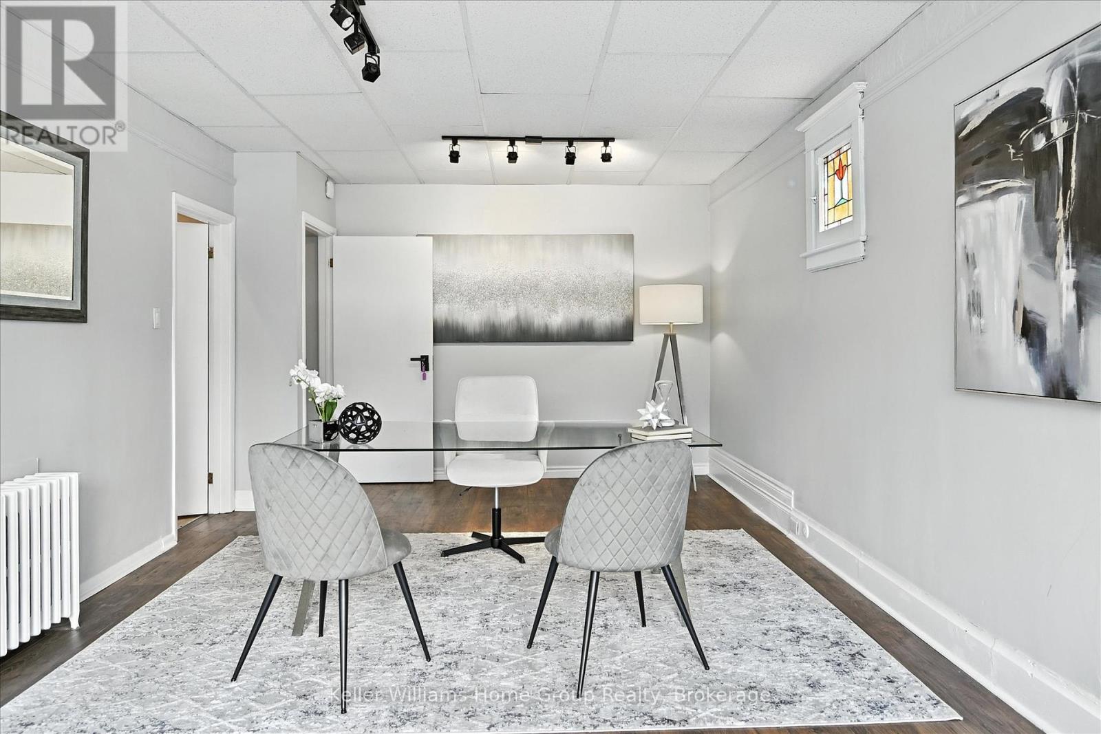 1047 Main Street E, Hamilton, Ontario  L8M 1N5 - Photo 6 - X12374408