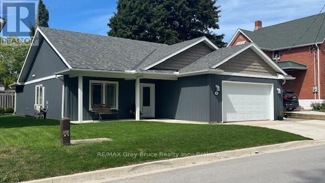 206 4th Avenue Sw, Arran-Elderslie, Ontario  N0G 1L0 - Photo 1 - X12374410