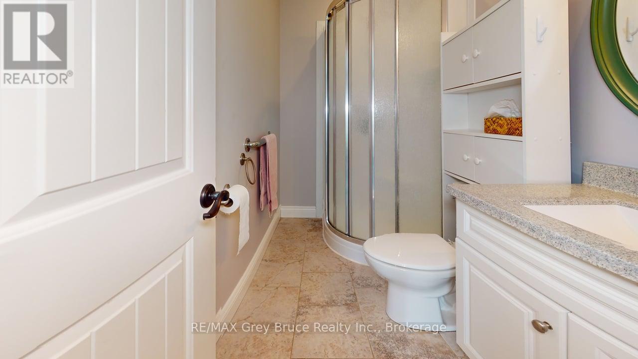 206 4th Avenue Sw, Arran-Elderslie, Ontario  N0G 1L0 - Photo 14 - X12374410