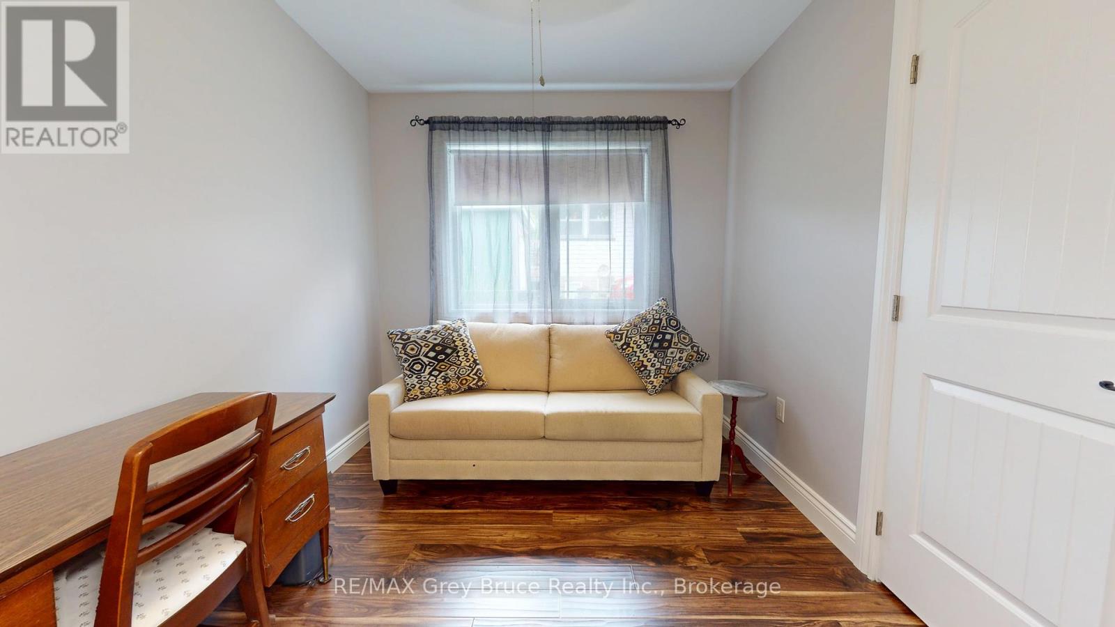 206 4th Avenue Sw, Arran-Elderslie, Ontario  N0G 1L0 - Photo 15 - X12374410