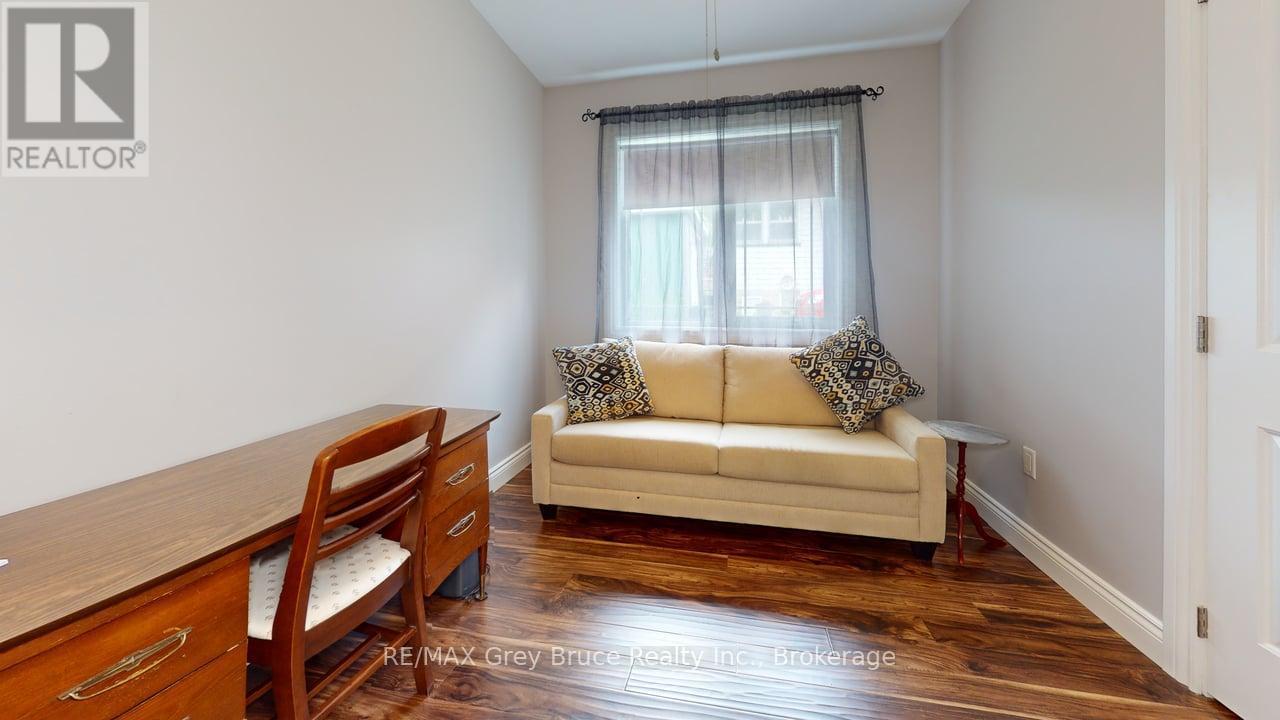 206 4th Avenue Sw, Arran-Elderslie, Ontario  N0G 1L0 - Photo 16 - X12374410
