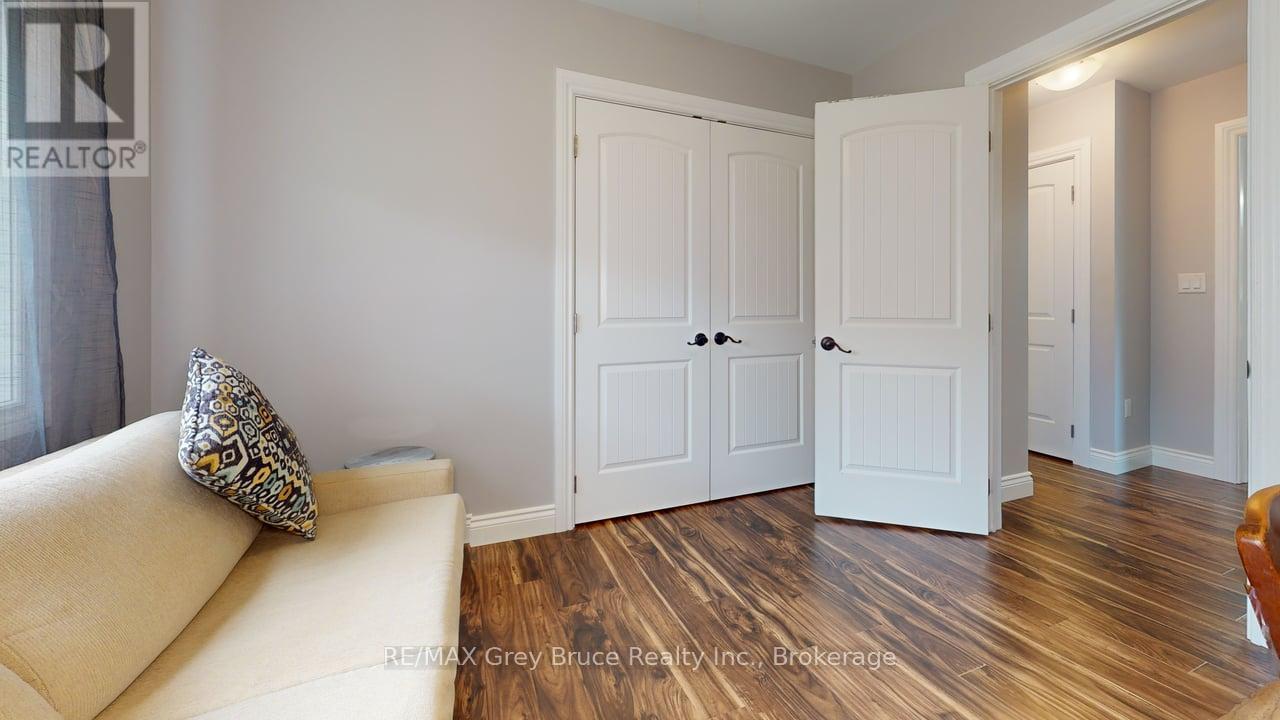 206 4th Avenue Sw, Arran-Elderslie, Ontario  N0G 1L0 - Photo 17 - X12374410
