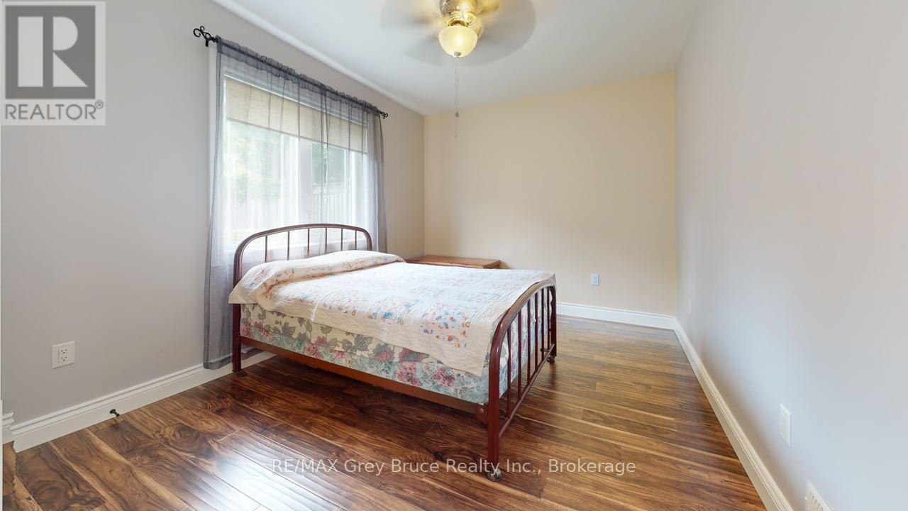 206 4th Avenue Sw, Arran-Elderslie, Ontario  N0G 1L0 - Photo 18 - X12374410