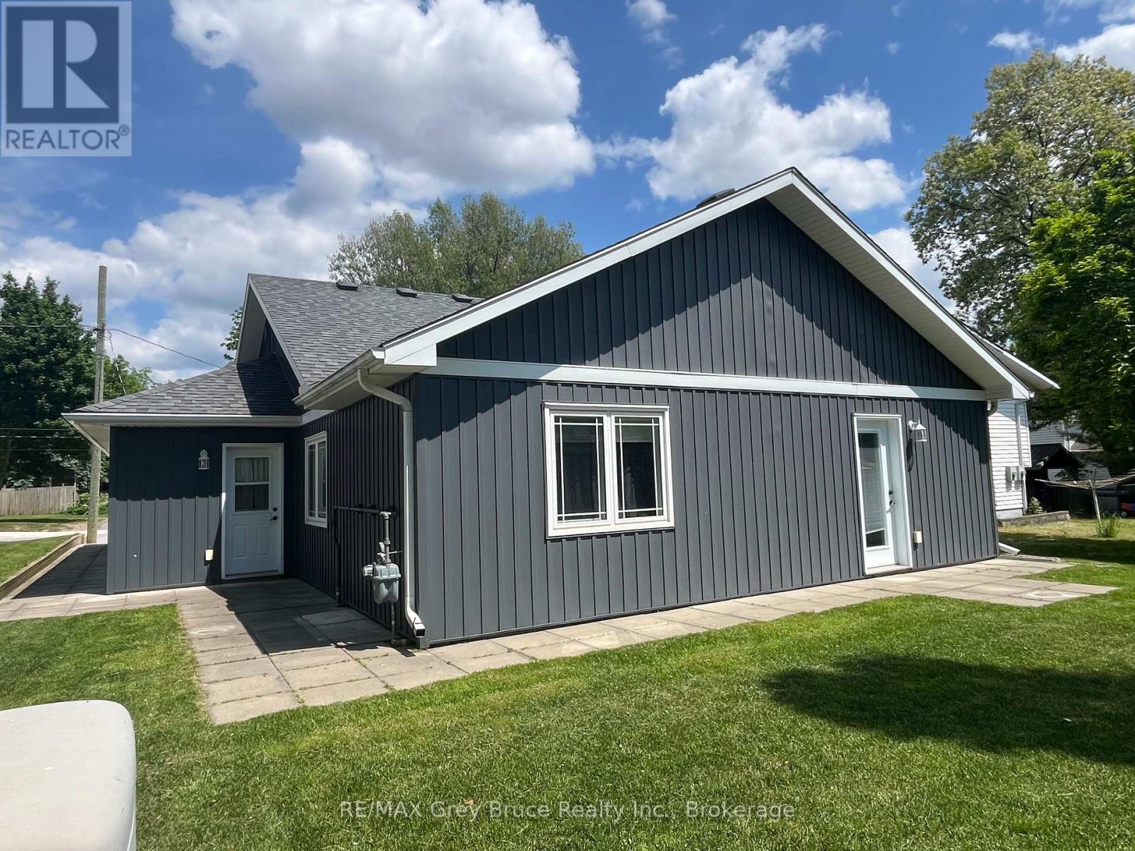 206 4th Avenue Sw, Arran-Elderslie, Ontario  N0G 1L0 - Photo 24 - X12374410