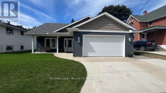 206 4th Avenue Sw, Arran-Elderslie, Ontario  N0G 1L0 - Photo 27 - X12374410