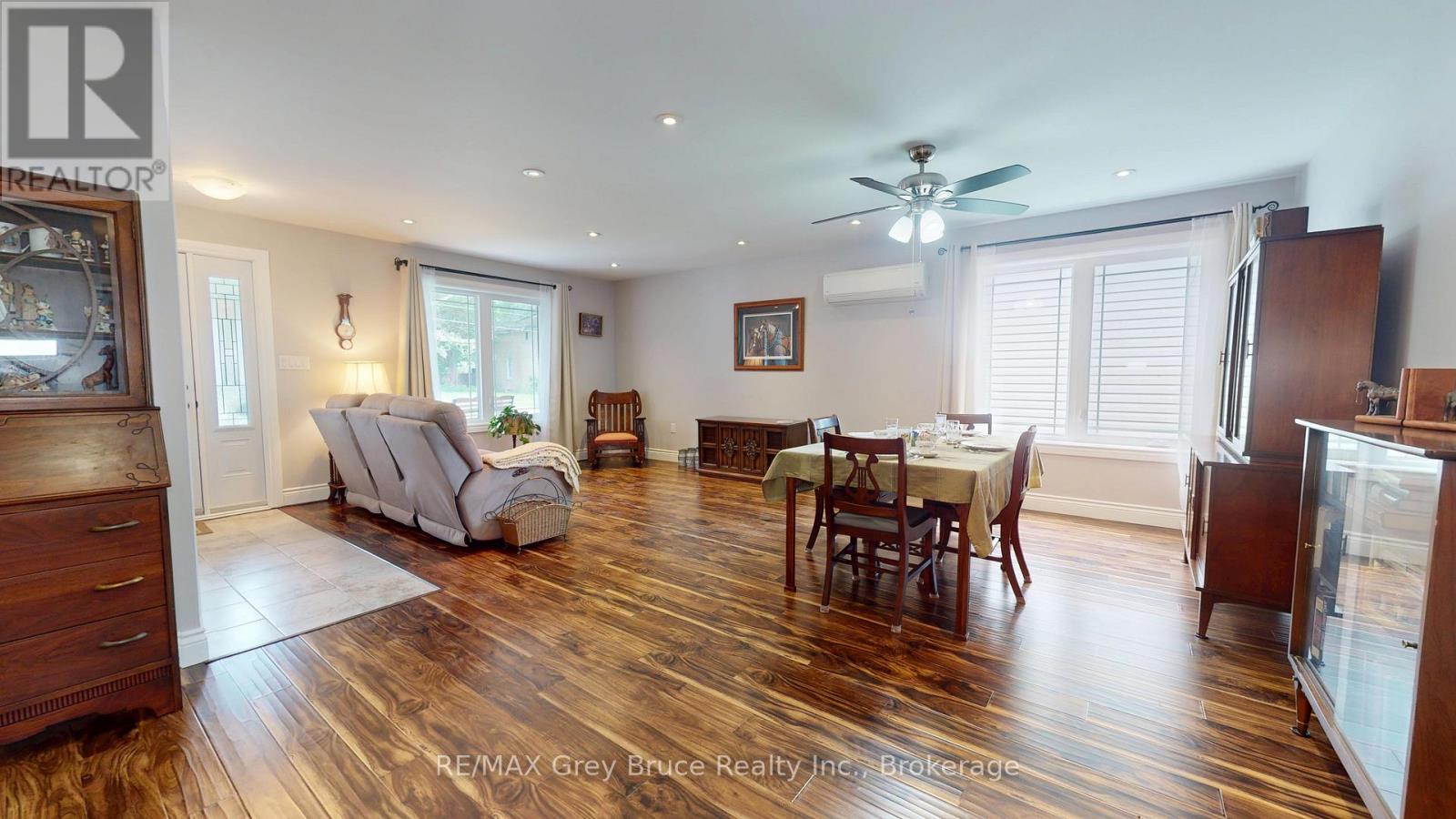 206 4th Avenue Sw, Arran-Elderslie, Ontario  N0G 1L0 - Photo 4 - X12374410