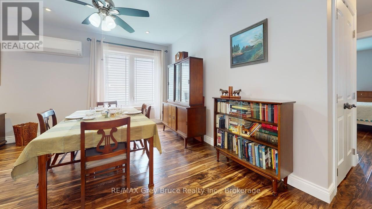 206 4th Avenue Sw, Arran-Elderslie, Ontario  N0G 1L0 - Photo 8 - X12374410