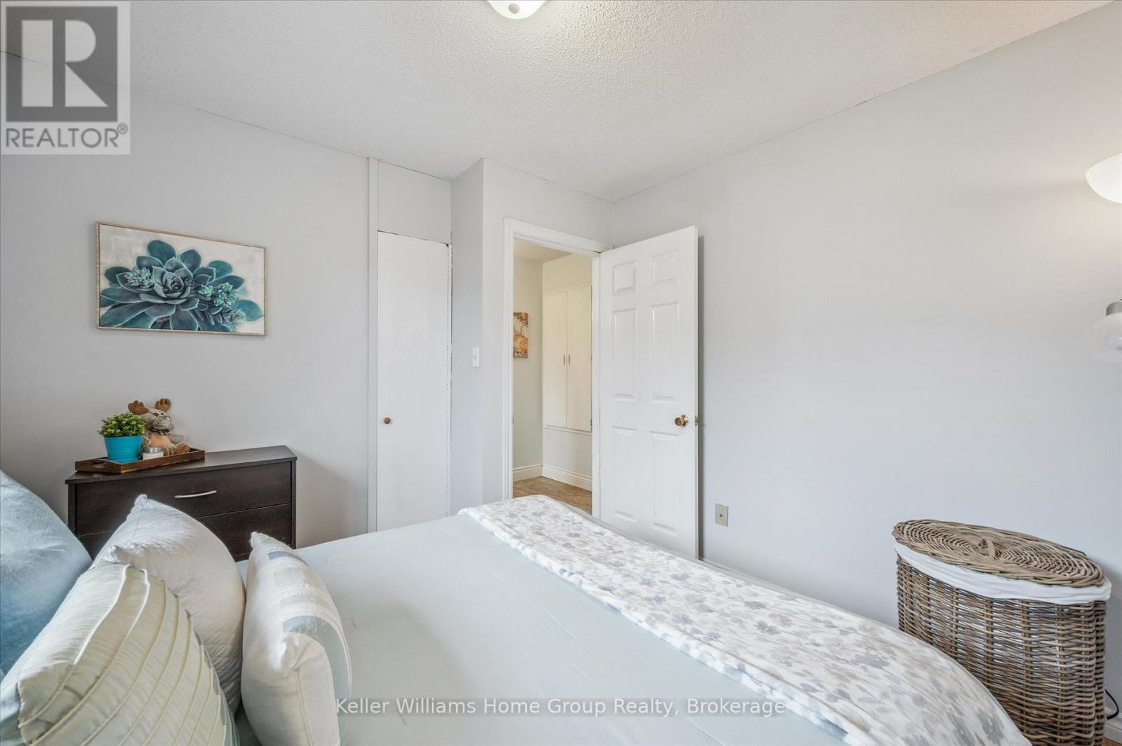 1138 Langs Circle, Cambridge, Ontario  N3H 5E6 - Photo 11 - X12374493