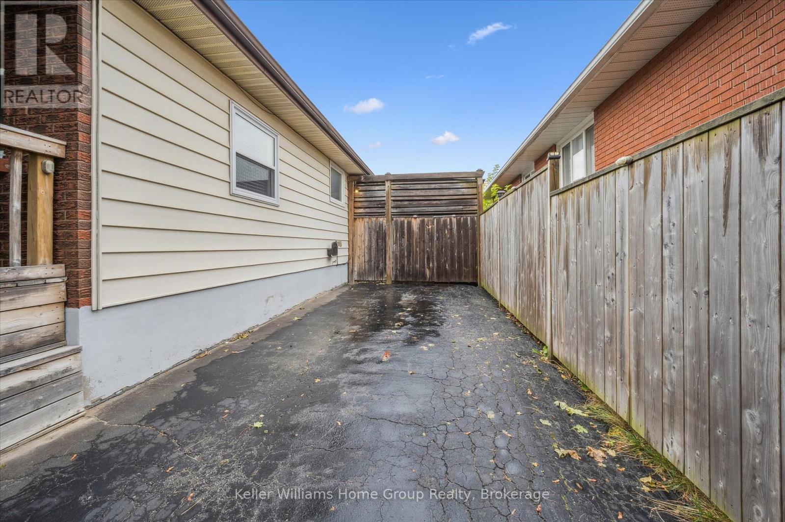 1138 Langs Circle, Cambridge, Ontario  N3H 5E6 - Photo 25 - X12374493