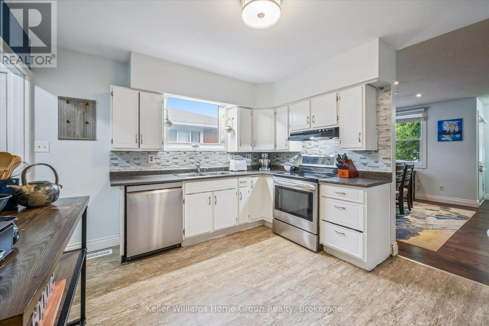 1138 Langs Circle, Cambridge, Ontario  N3H 5E6 - Photo 8 - X12374493