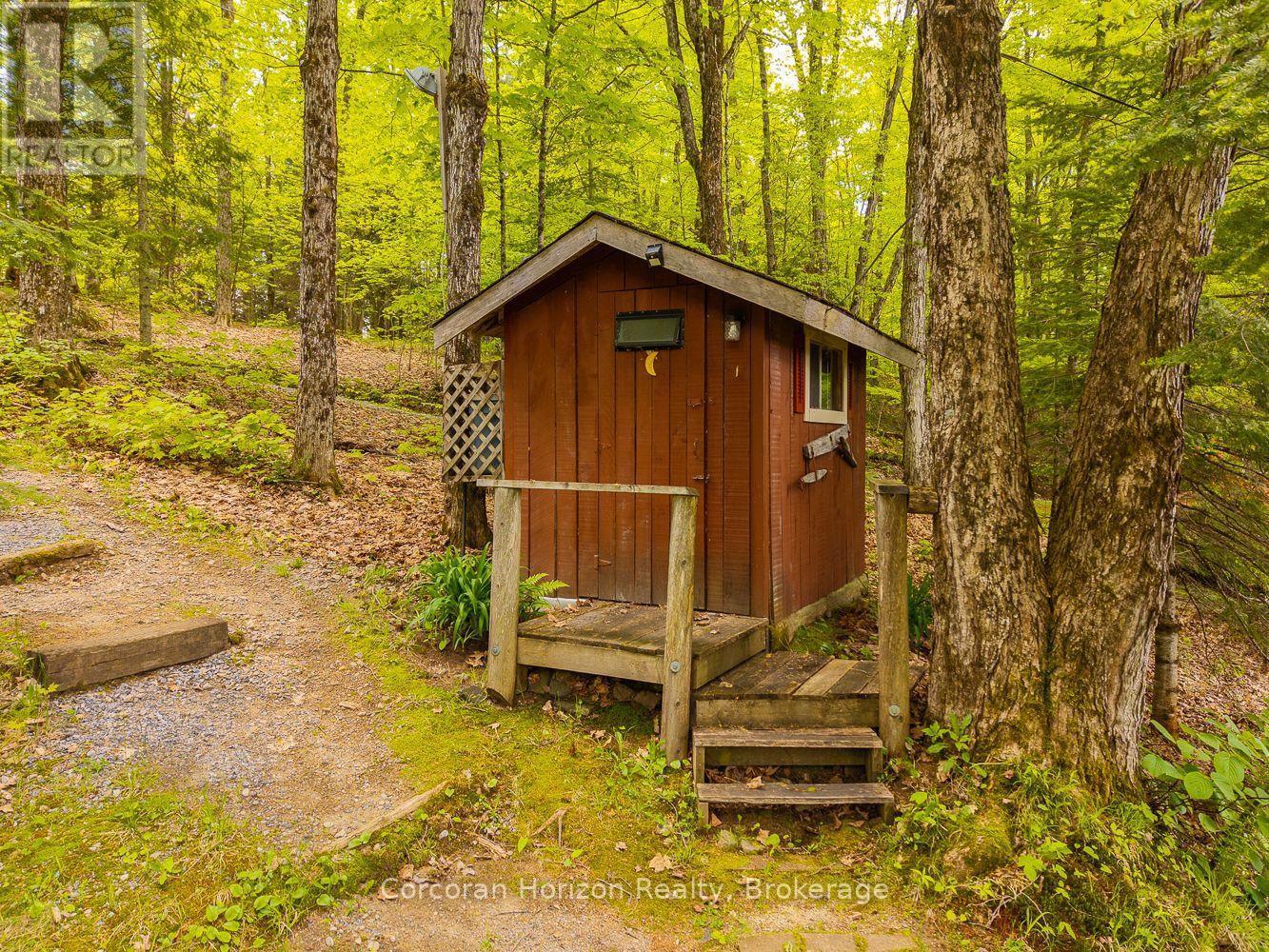 247 Mainhood Road, Huntsville, Ontario  P0B 1M0 - Photo 35 - X12374498
