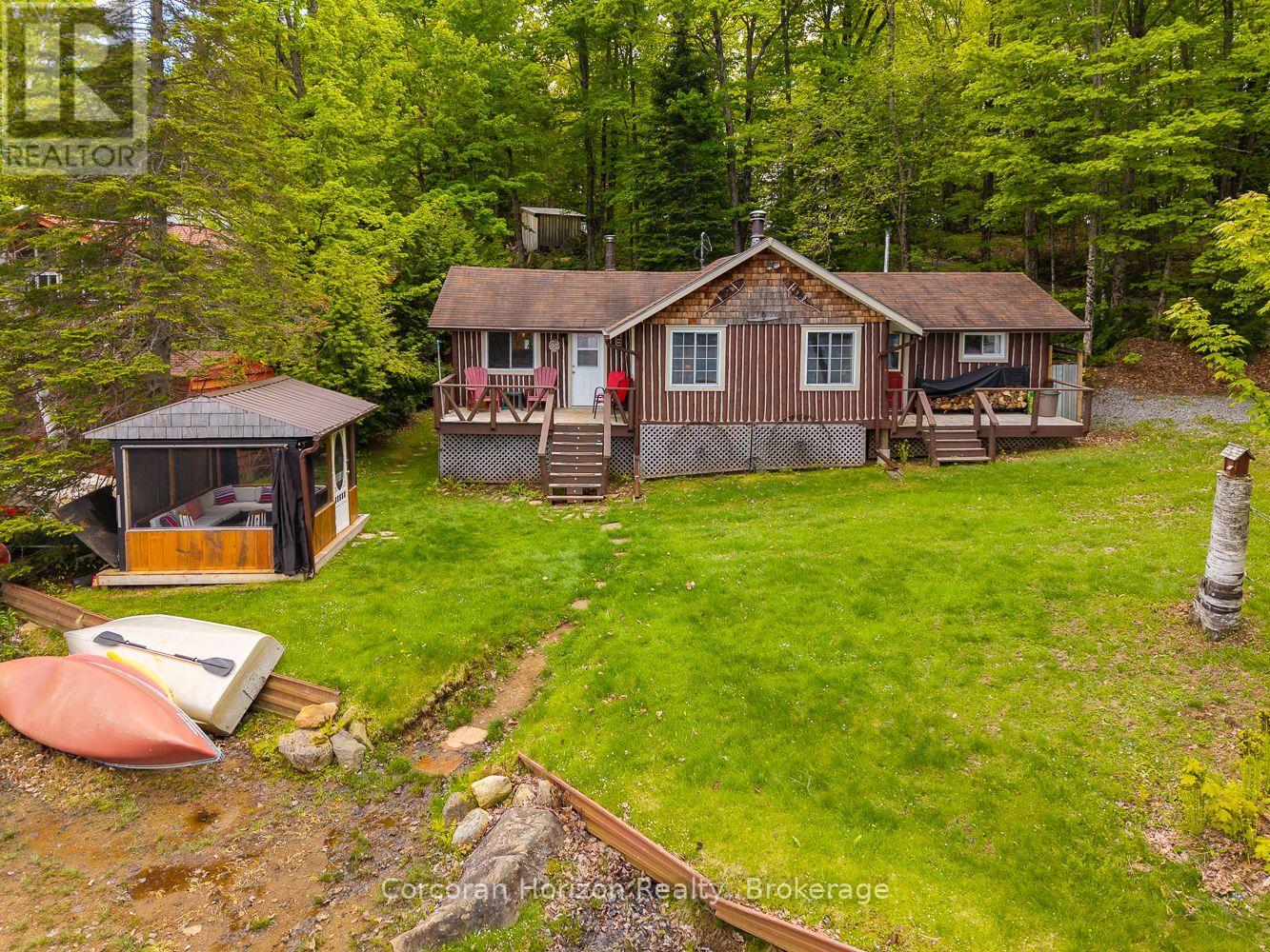 247 Mainhood Road, Huntsville, Ontario  P0B 1M0 - Photo 6 - X12374498