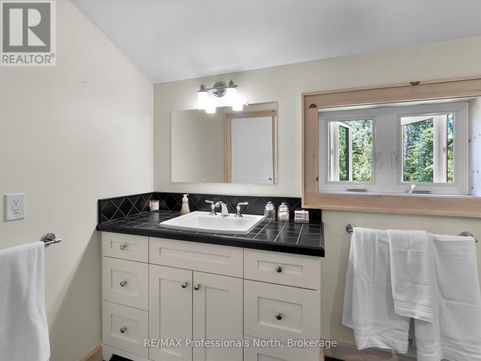1224 Peterson Road, Bracebridge, Ontario  P1L 1X1 - Photo 33 - X12374532