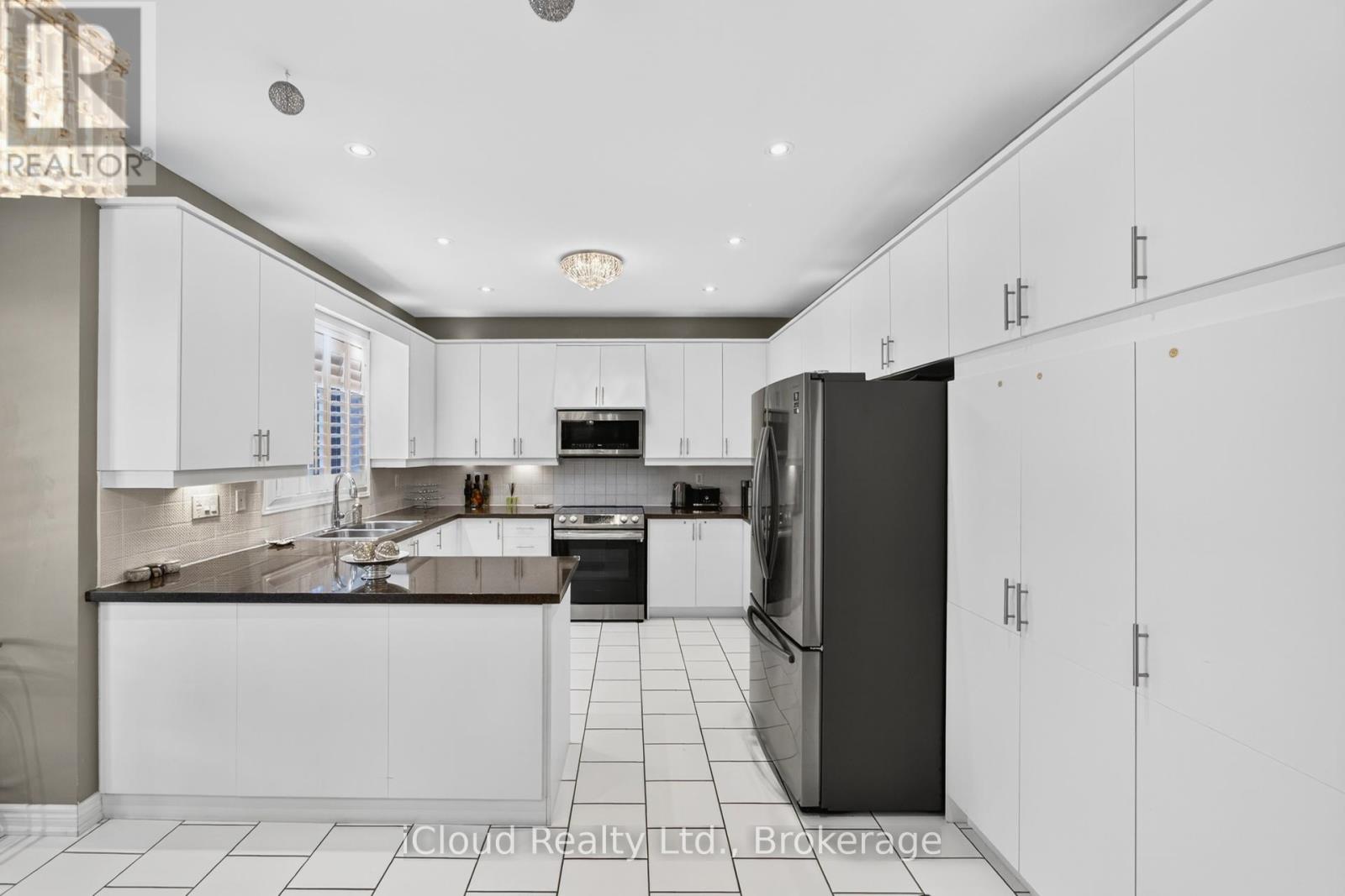 307 Scott Boulevard, Milton, Ontario  L9T 6Z7 - Photo 15 - W12370881