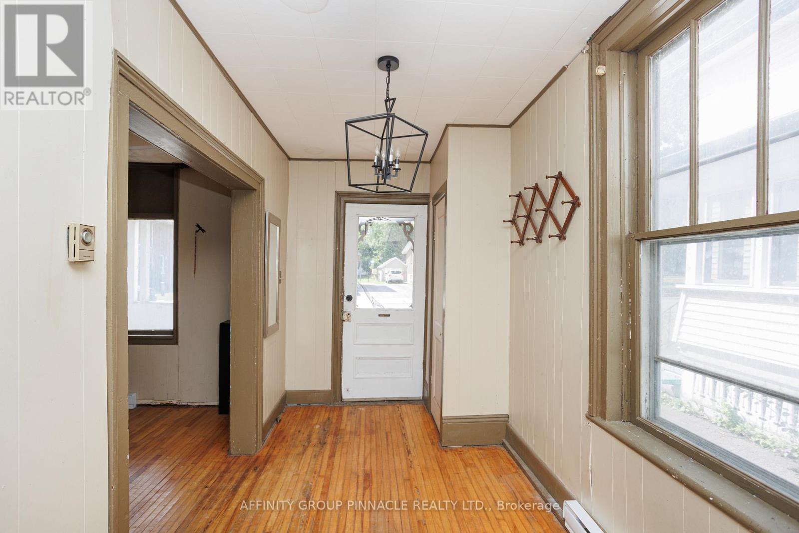 106 Russell Street W, Kawartha Lakes, Ontario  K9V 2X4 - Photo 12 - X12374372