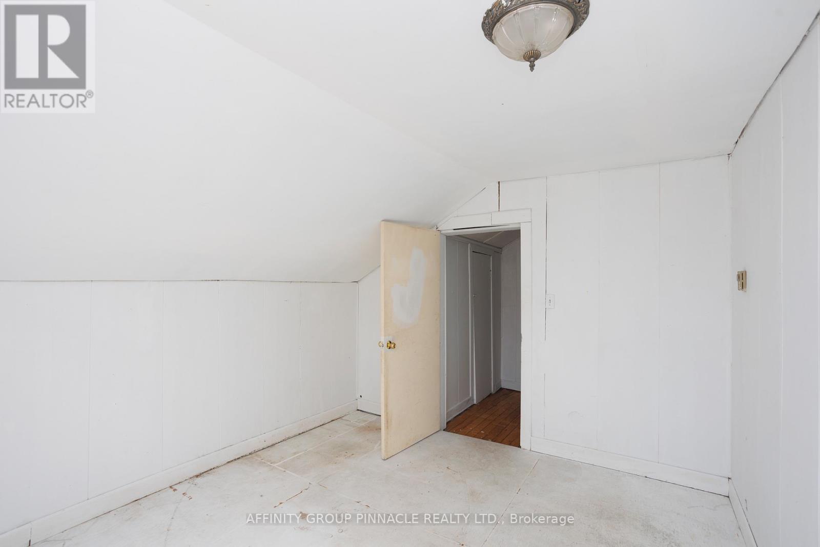 106 Russell Street W, Kawartha Lakes, Ontario  K9V 2X4 - Photo 30 - X12374372