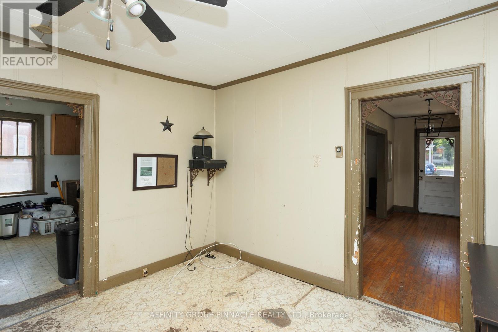 106 Russell Street W, Kawartha Lakes, Ontario  K9V 2X4 - Photo 8 - X12374372