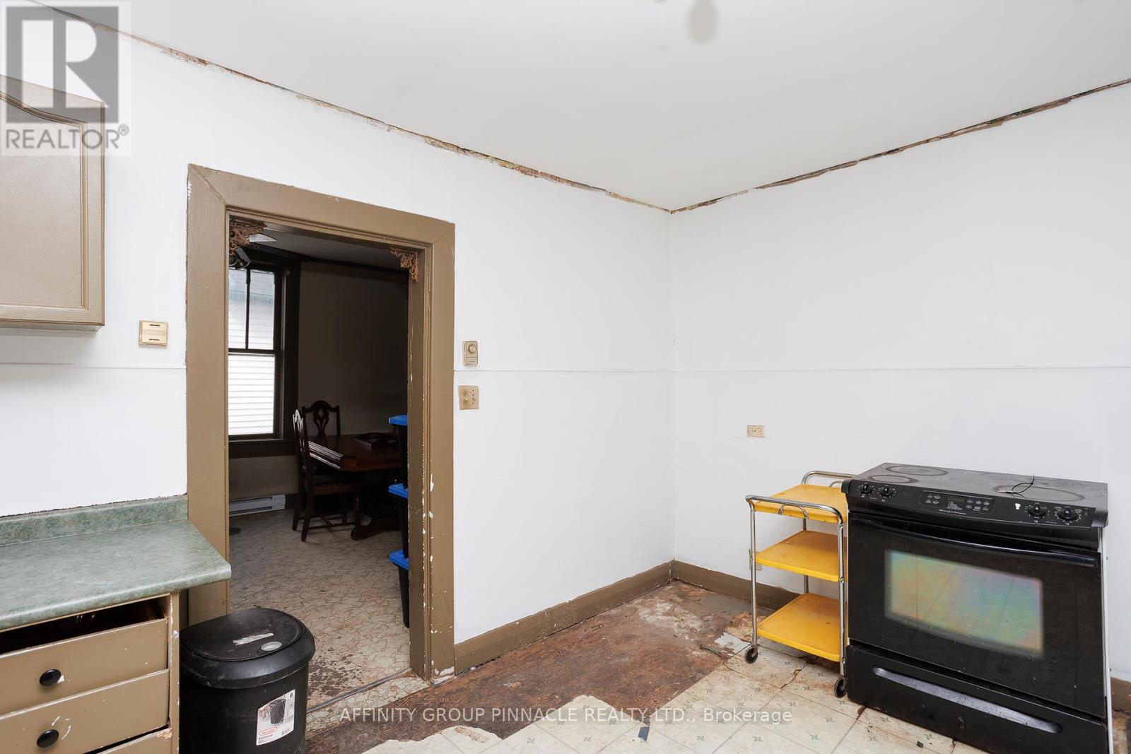 106 Russell Street W, Kawartha Lakes, Ontario  K9V 2X4 - Photo 9 - X12374372