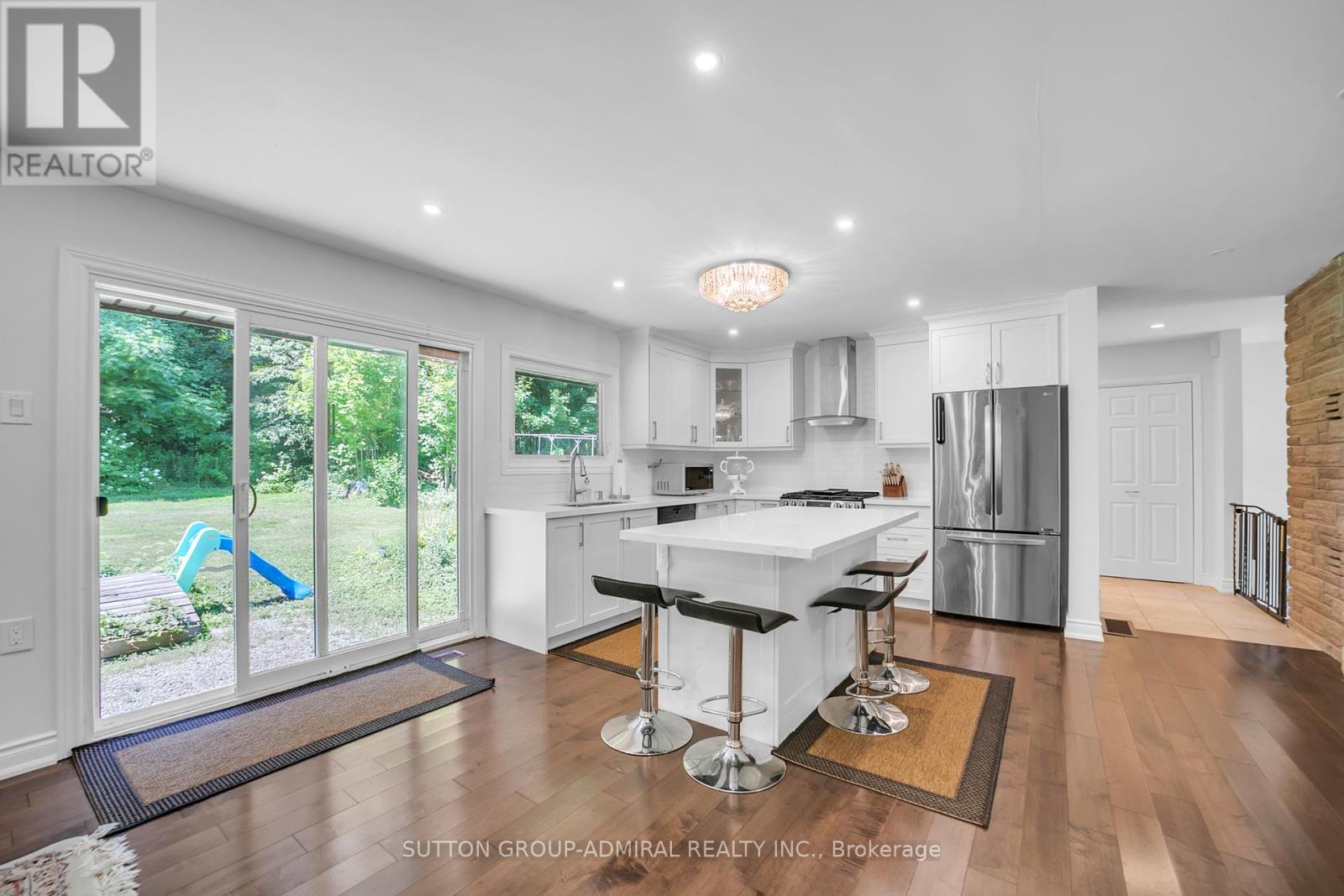 19246 Warden Avenue, East Gwillimbury, Ontario  L0G 1R0 - Photo 15 - N12374286
