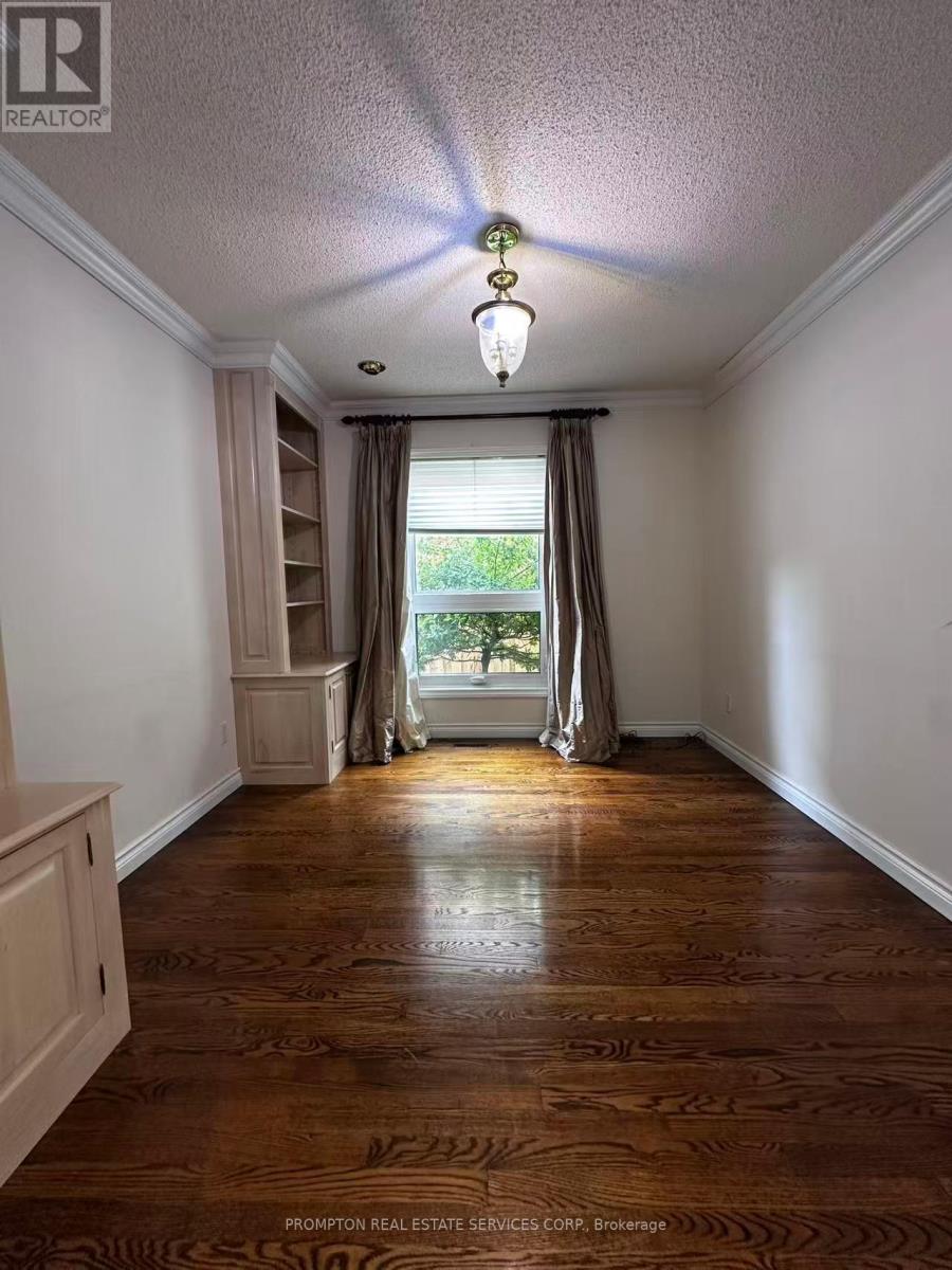 32 Charrington Crescent, Markham, Ontario  L3R 0R2 - Photo 11 - N12374287