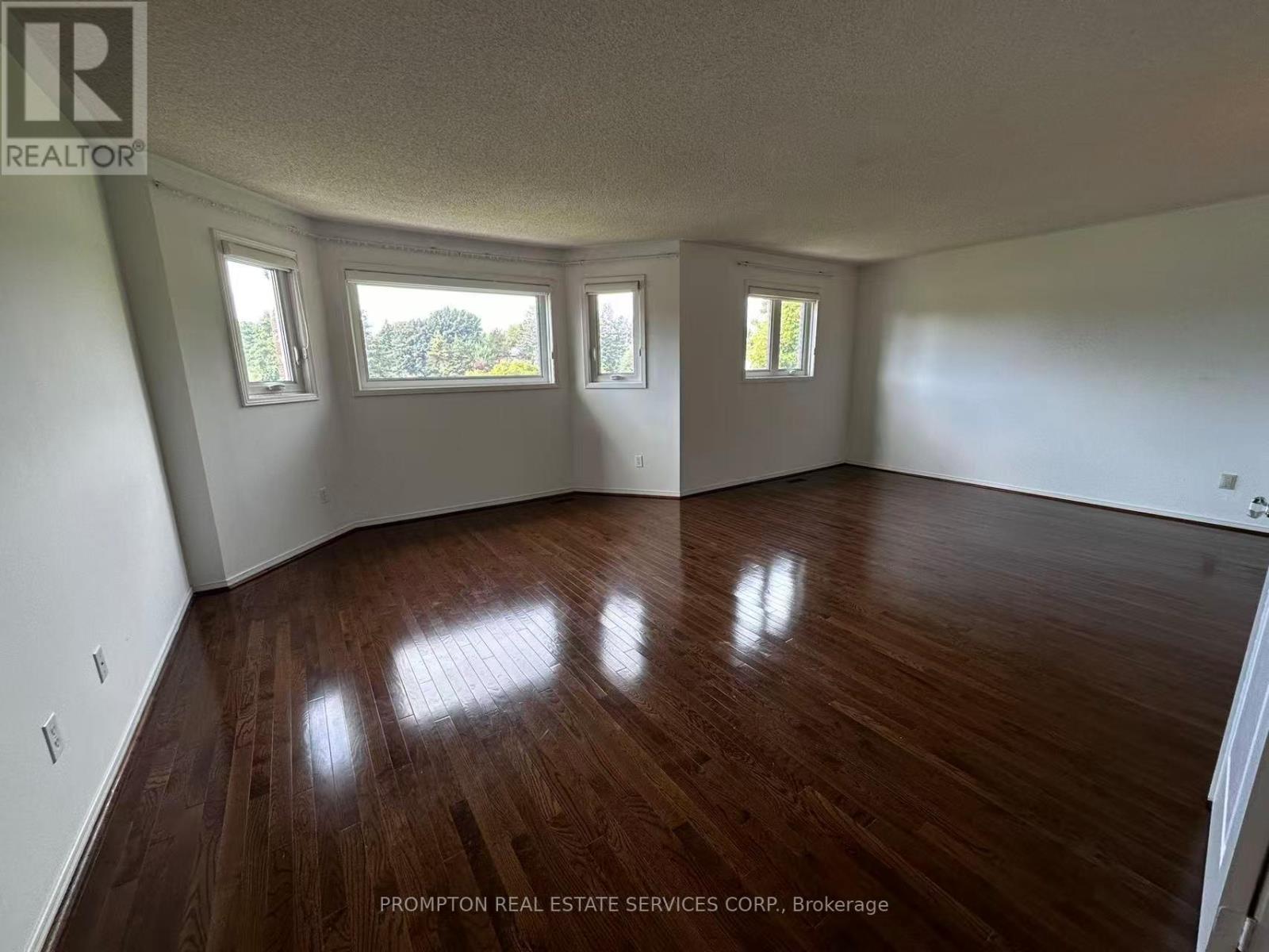 32 Charrington Crescent, Markham, Ontario  L3R 0R2 - Photo 12 - N12374287