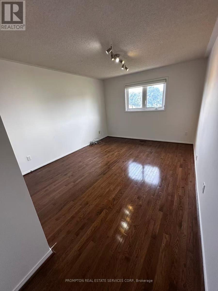 32 Charrington Crescent, Markham, Ontario  L3R 0R2 - Photo 14 - N12374287