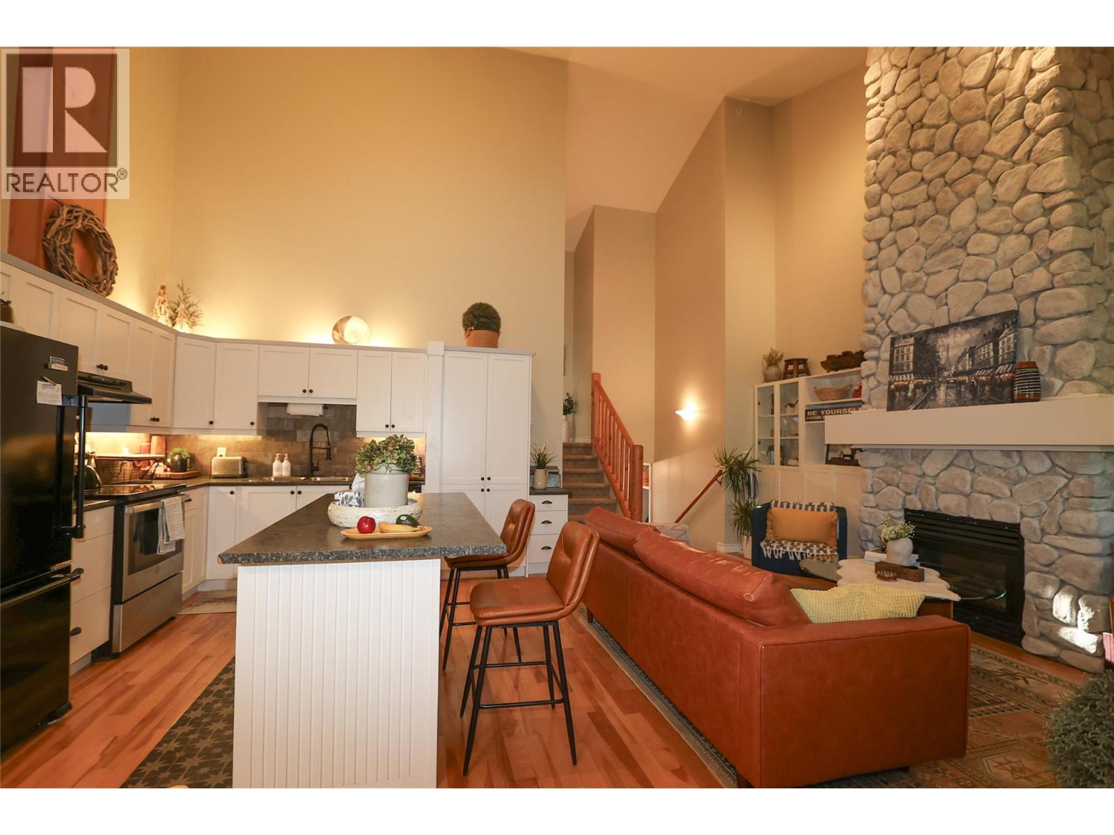 335 Fairway Drive, Kimberley, British Columbia  V1A 3G1 - Photo 3 - 10361179